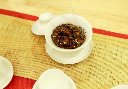 陈皮白茶是很多养生爱好者喜欢的日常茶品