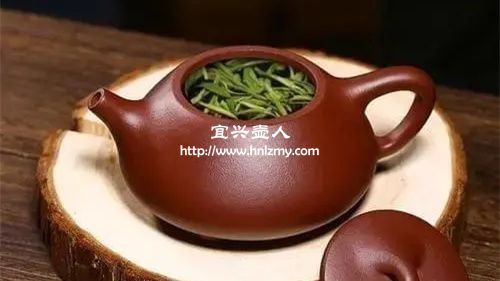 冲泡一壶茶叶闷泡一会儿是简单的茶叶开壶法