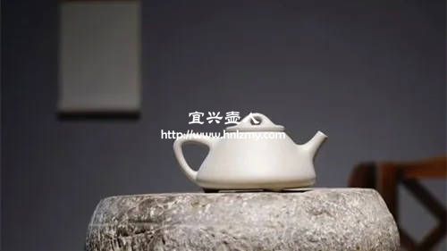 白泥紫砂壶图片 2