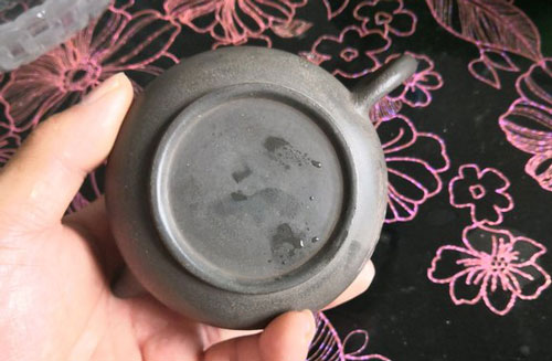 紫砂壶壶底有黑色洗不掉是什么2
