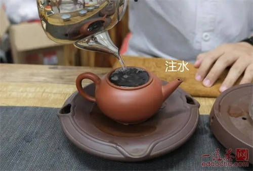 半手工紫砂壶泡茶
